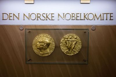 Nobel-winning doctor joins health experts warning of Trump’s deteriorating mental state
