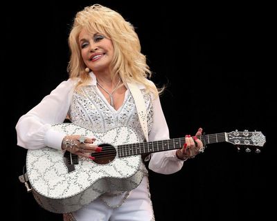 Billionaires hoarding wealth while the rest of us struggle need to ask themselves: what would Dolly do?