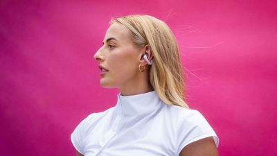 England star Chloe Kelly models swanky new pink running earbuds, as Shokz reveals partnership with Arsenal forward