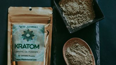 Iowa Confirms 45 Kratom-Linked Deaths Since 2024 as the Governor Presses Lawmakers for a Total Statewide Ban