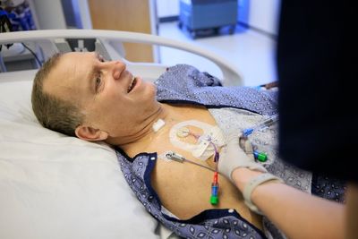 Man kept alive by pig kidney for nine months in world first