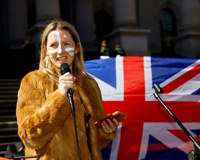 Comedian’s offensive mock Welcome to Country at far-right rally gets rerun in the Daily Mail