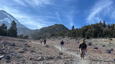 3 California hikers trusted AI to plan Mount Shasta climb; 8-hour trek became a 16-hour ordeal that left them injured, stranded overnight and ultimately rescued