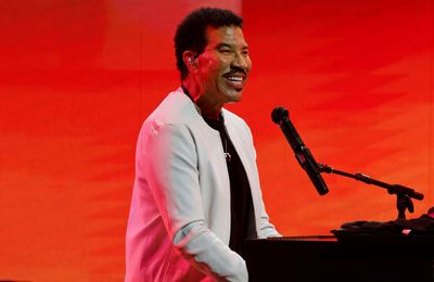 Lionel Richie is 'back home' and 'feeling OK' after hospital stint