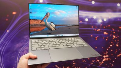 I held Lenovo’s Project AeroBlade laptop and it’s giving me serious (yet more powerful) MacBook Air vibes