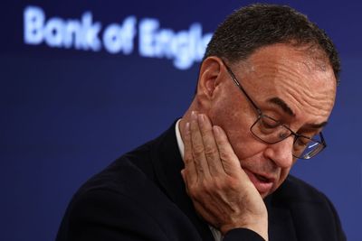 Central banks face ‘serious challenge’ from populism, says Bank of England boss