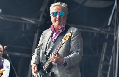 Squeeze cancel Virginia show after crew member dies in tragic tour bus accident