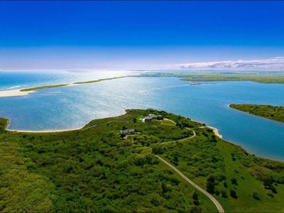 Boston entrepreneur spent $19.125 million assembling a 31.59-acre Martha’s Vineyard estate with an 8,994-square-foot home; in 2026, it fetched a record $43 million