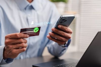 8 Credit Card Trends That Reveal Who Banks Are Lending to Right Now
