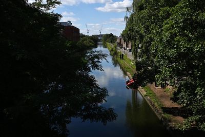 Man, 25 who died jumping in canal during police chase at Notting Hill Carnival named