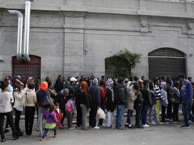 5 EU nations agree on model to send rejected migrants to 'return hubs' as early as 2027