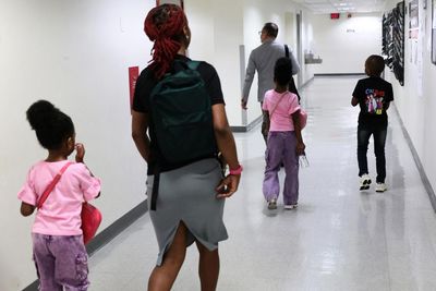 US immigration judges told to slash time given to people awaiting visas or green cards before being deported