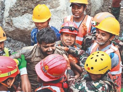 Nepal death toll rises to 1,295; two workers rescued alive from tunnel