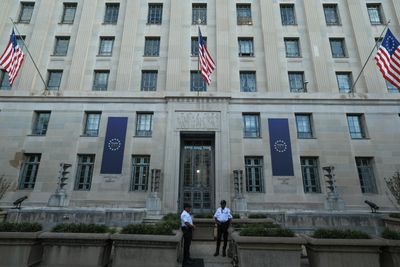 DOJ Says States Must Report Undocumented Immigrants or Lose Welfare Funds: What It Means for Mixed-Status Families