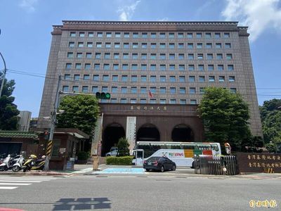 女騎士撞圍籬刺穿心臟身亡！台鐵被判賠2年幼子女139萬