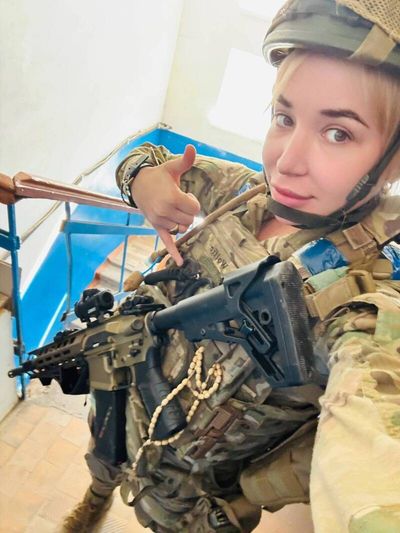 散播烏克蘭女士兵被俘遭性侵假影像！親俄平台骯髒引流手段曝