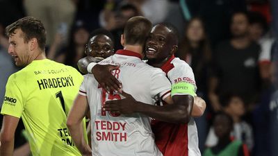 Monaco rally to edge winless PSG and reclaim top spot