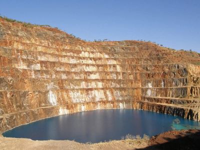 Mary Kathleen’s uranium town still had 212 homes when its mine closed in 1982; the company settlement was dismantled and auctioned off in 1983