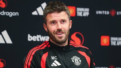 Michael Carrick Handed Man Utd Midfield Puzzle to Solve by ‘Great’ Injury News