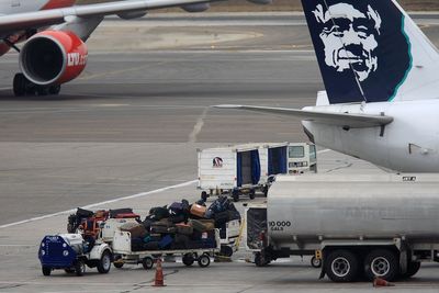 New York gallery says Alaska Airlines ruined half a million dollars in Japanese artwork: suit