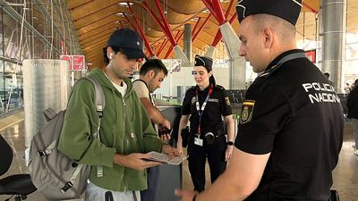 Spain to maintain border checks on arrivals from Italy until 22 September