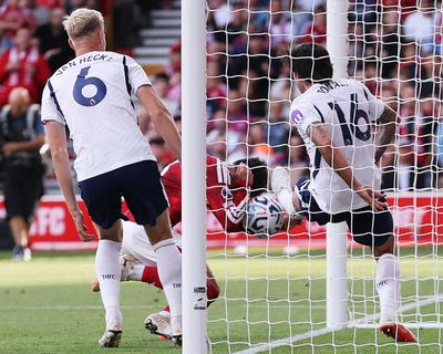 Glasner claims VAR was ‘guessing’ after Forest are denied winner against Spurs