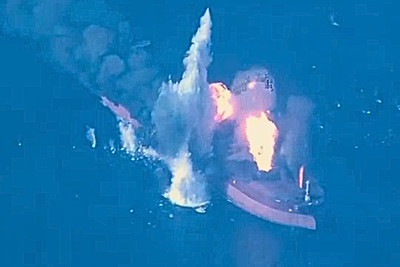 US strikes three Iranian oil tankers in response to attacks on warships