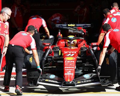 Lewis Hamilton urges Ferrari to put full weight behind F1 title challenge