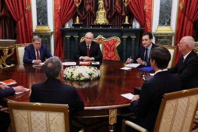 Putin meets with US envoys Steve Witkoff and Jared Kushner for Ukraine talks
