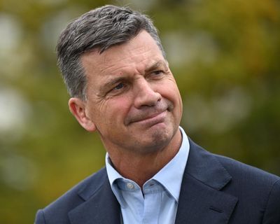 Up to 6,000 tradies to get free qualifications under Labor scheme – as it happened