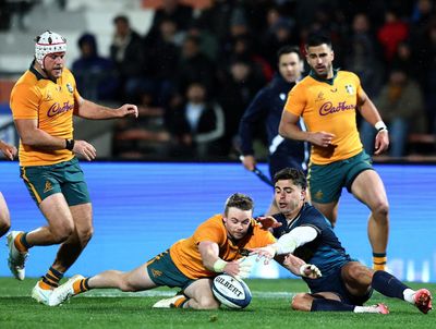 Wallabies’ key weakness lets Argentina off the hook, but Les Kiss won’t ‘catastrophise it’