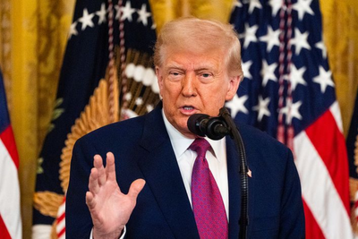 'That Diaper Bag Is Packed!': Aide Mocked on Donald Trump Trip as Observers Note 'No Sign of Melania'