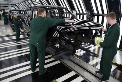 Government rules out bailout for Jaguar Land Rover amid plans to cut 4,000 jobs
