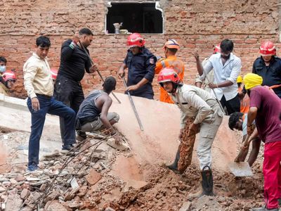 Building was being repaired due to waterlogging in basement, say Satya Niketan residents; flag civic issues