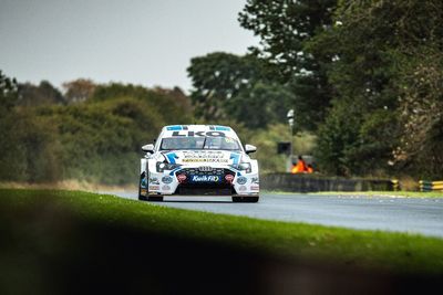BTCC Croft: Doble clear of drama in Croft crashfest