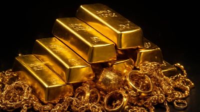 Gold eases as robust US payrolls boost rate-hike bets; inflation data in focus