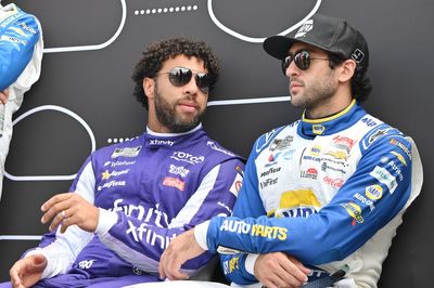 Chase Elliott, Ryan Blaney rescue stalled 23XI cars at Darlington