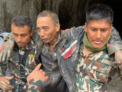 Nepal tunnel rescues face 'unprecedented' challenge