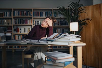 Student Loan Scam Warning: Fraudsters Target Students With Fake Messages to Steal Maintenance Payments