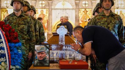 Thousands of mourners gather in Belgrade for war criminal Mladic's funeral