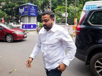 Supreme Court allows Bengal govt to file report on questioning of Abhishek Banerjee's PA in land-grab probe