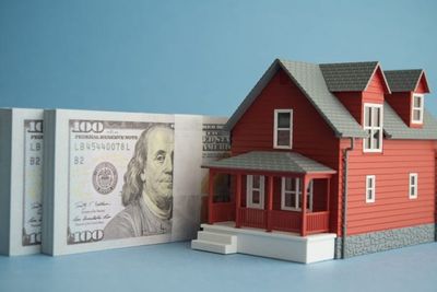 You Have $100,000 in Home Equity and $25,000 in Credit Card Debt. Should You Tap the House?