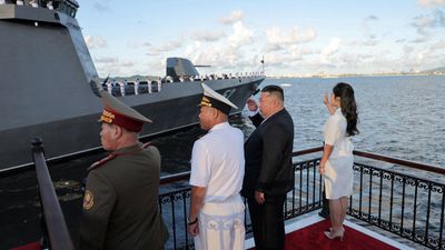 La Corée du Nord dévoile un nouveau destroyer alors que Séoul lance des exercices militaires avec Washington et Tokyo