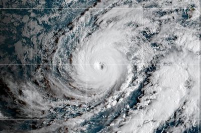 Hurricane Lowell: Hawaii braces for heavy rain as schools set to close