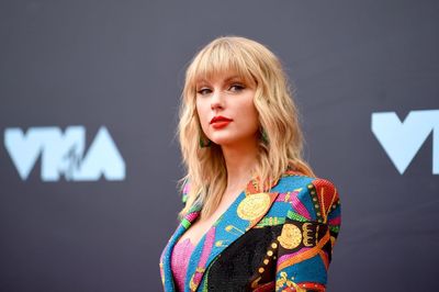 Taylor Swift Wears Metallic Stella McCartney Dress for NYC Dinner With Travis Kelce