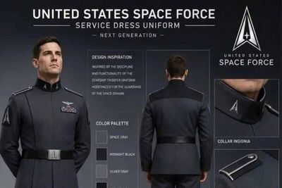 川普曬太空軍制服設計！ 網友傻眼：根本《星際大戰》帝國軍