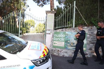 Paintings stolen after thieves raid Renoir museum in France