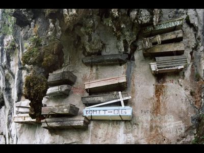 1,200-year-old coffins hanging from sheer cliffs reveal Asia’s mysterious sky graveyards, and the surprising reason separate ancient cultures chose to place their dead above the earth