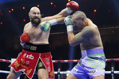 Oleksandr Usyk’s trainer responds to Tyson Fury call-out as Anthony Joshua talks stall