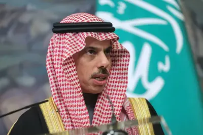 وزير الخارجية السعودي: الحوثيون فتحوا باباً لا يحتملونه